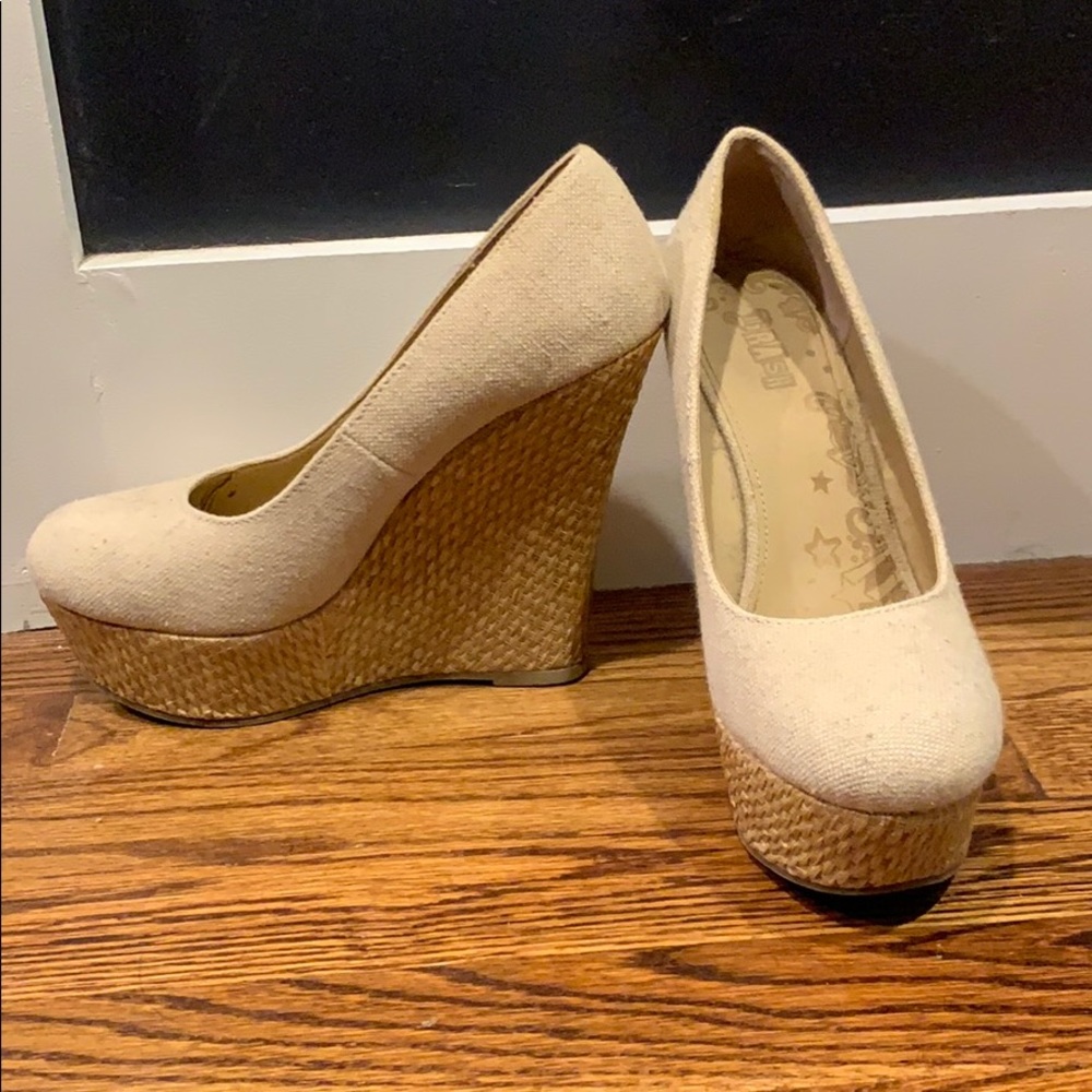 Wedge platforms